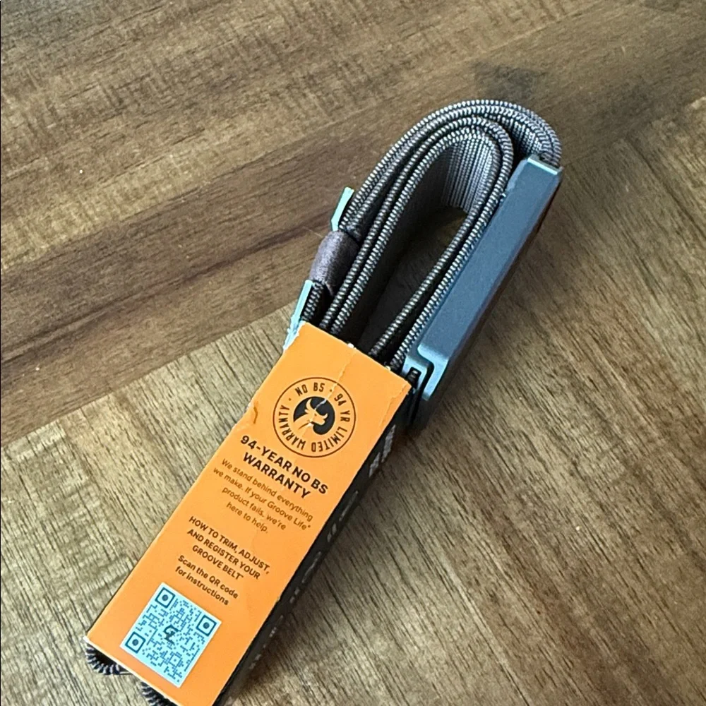 NWT Groove Belt small with Rich Wood Detail